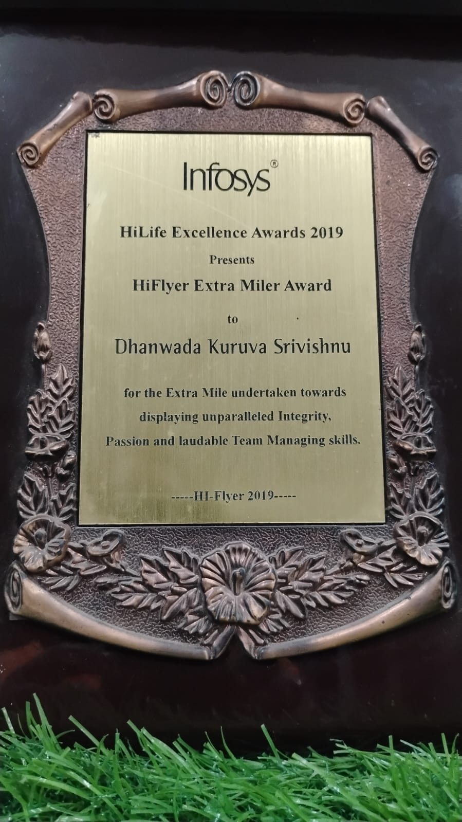 Infosys HiFlyer Extra Miler Award 2019 plaque